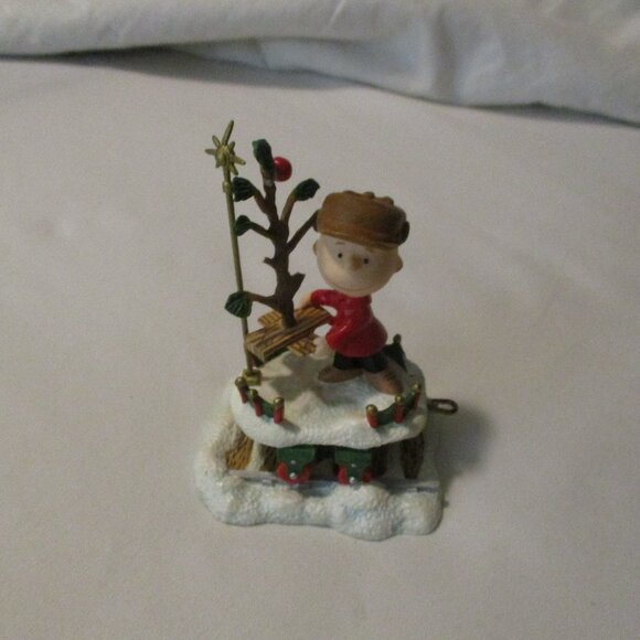 Peanuts The Danbury Mint Peanuts Christmas Train - Picture 2 of 11